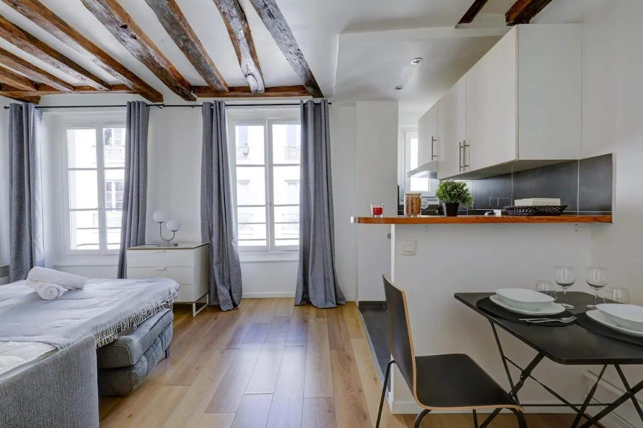 Apartment Le Marais Republique Studio - Cityapartmentstay Paris