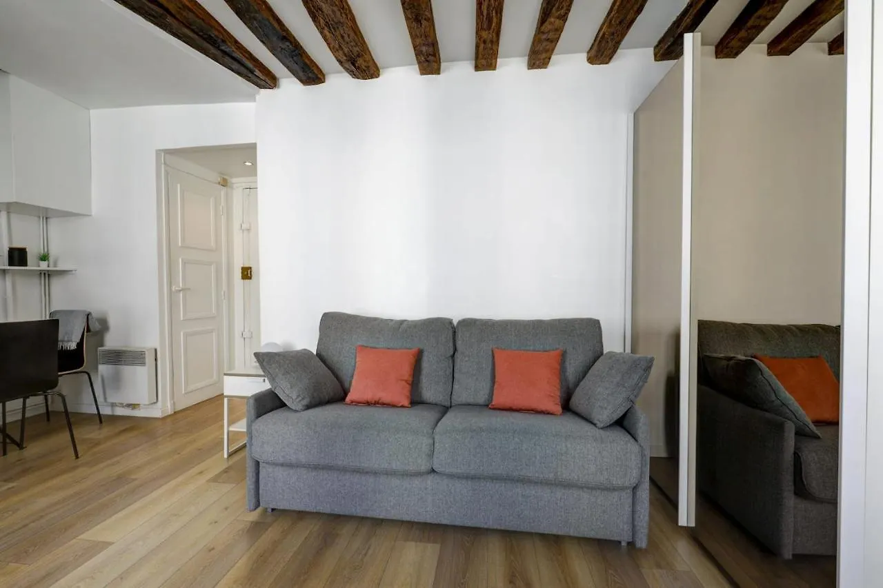 Le Marais Republique Studio - Cityapartmentstay Paris