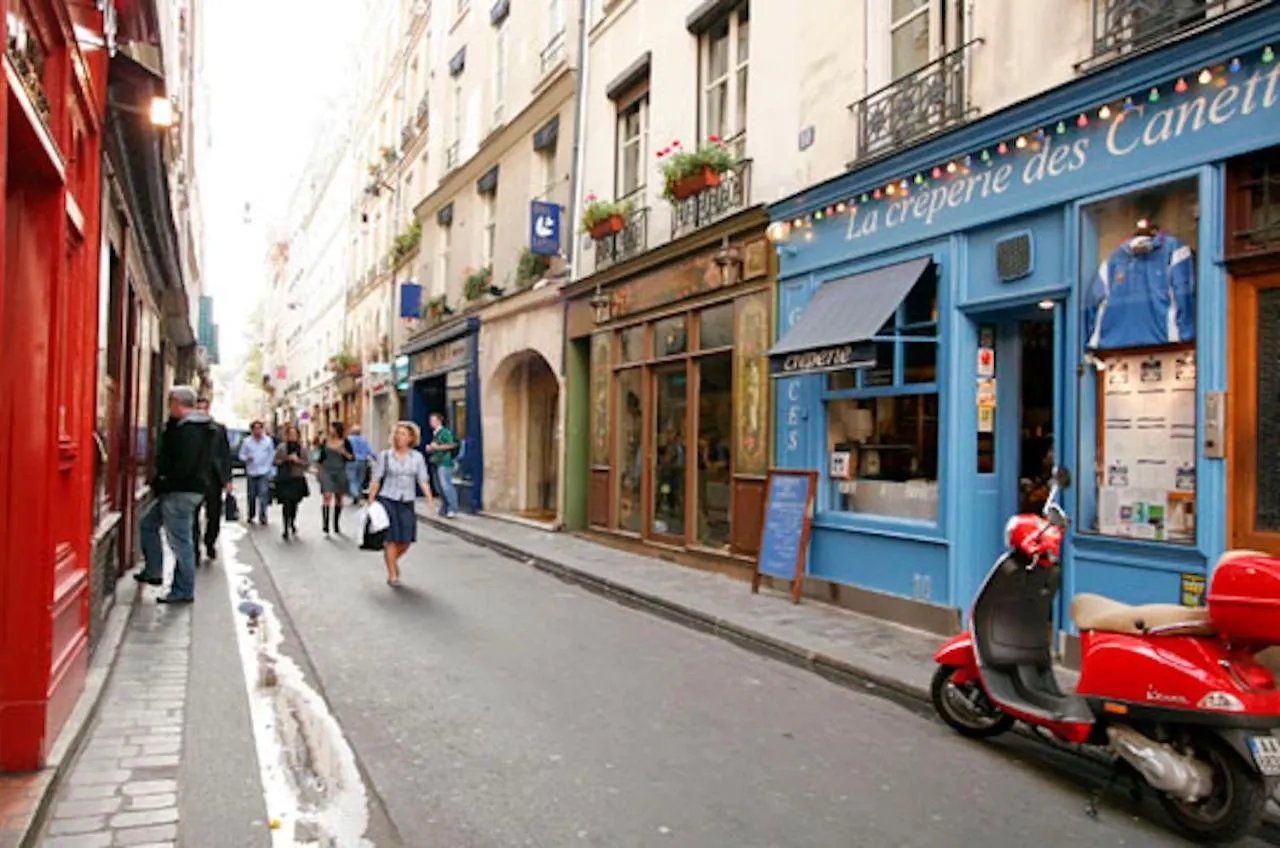 Le Marais Republique Studio - Cityapartmentstay Paris 0*,  France
